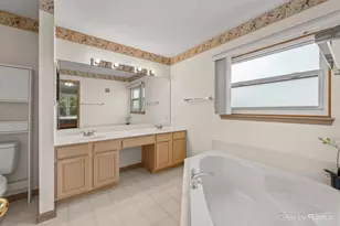 529 Rose Ln, Bartlett, IL 60103 - Photo 11