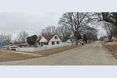 403 N Day Avenue, Rockford, IL 61101 - Photo 9