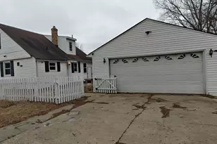 403 N Day Ave, Rockford, IL 61101 - Photo 5