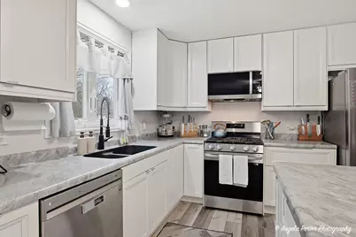 25423 W Highwoods Drive, Antioch, IL 60002 - Photo 7