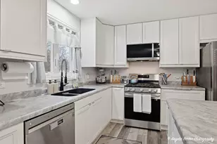 25423 W Highwoods Dr, Antioch, IL 60002 - Photo 7