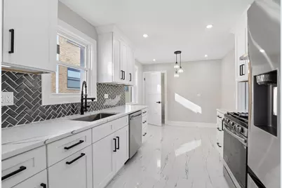 5547 N California Avenue, Chicago, IL 60625 - Photo 11