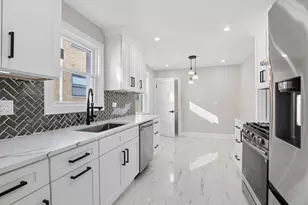 5547 N California Ave, Chicago, IL 60625 - Photo 11