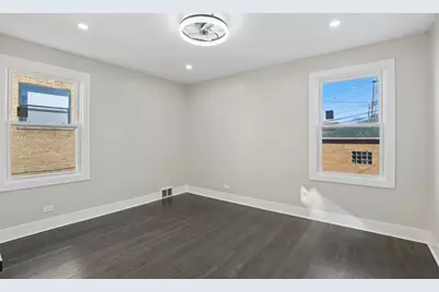 5547 N California Avenue, Chicago, IL 60625 - Photo 17