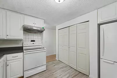 2014 Blackthorn Drive #2014, Champaign, IL 61821 - Photo 15