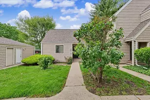 2014 Blackthorn Dr, Champaign, IL 61821 - Photo 3