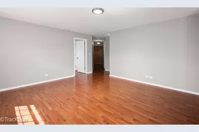 549 E Shag Bark Lane #E, Streamwood, IL 60107 - Photo 5