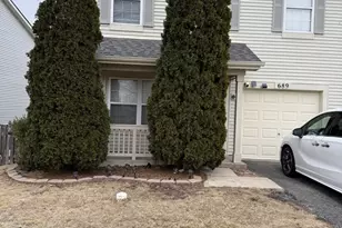 689 S Shannon Dr, Romeoville, IL 60446 - Photo 1