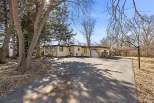 128 Harding Ct, Glen Ellyn, IL 60137 - Photo 5