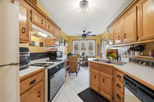 5140 Shadow Creek Dr, Oak Forest, IL 60452 - Photo 11