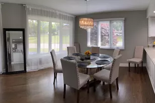 1810 Golf View Dr, Bartlett, IL 60103 - Photo 9