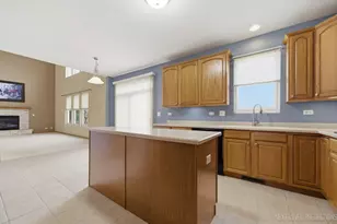 2593 Moutray Ln, North Aurora, IL 60542 - Photo 13