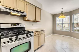 741 Old Creek Ct, Elk Grove Village, IL 60007 - Photo 9