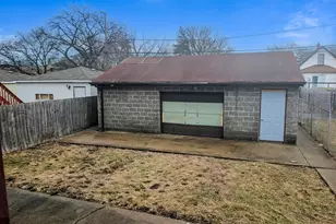 9207 S Ellis Ave, Chicago, IL 60619 - Photo 25