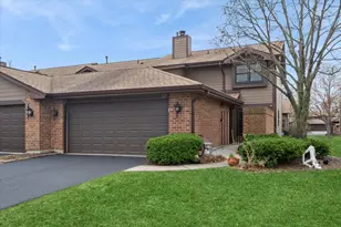 117 Prairie Dr, Westmont, IL 60559 - Photo 1
