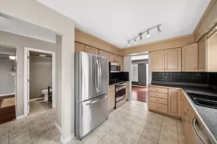 117 Prairie Dr, Westmont, IL 60559 - Photo 5