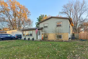 18637 W Karen Ln, Gurnee, IL 60031 - Photo 3