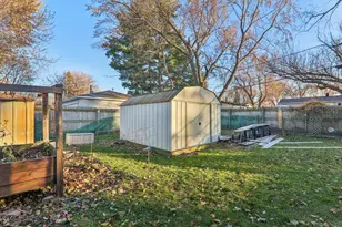 18637 W Karen Ln, Gurnee, IL 60031 - Photo 27