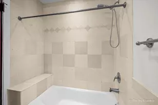 2352 W Wilson Ave, Chicago, IL 60625 - Photo 13