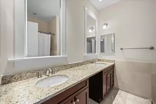 2352 W Wilson Ave, Chicago, IL 60625 - Photo 17