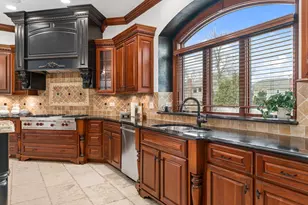 712 E Hillside Rd, Naperville, IL 60540 - Photo 25