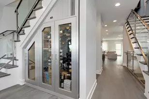 602 N May St, Chicago, IL 60642 - Photo 7