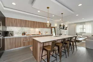 602 N May St, Chicago, IL 60642 - Photo 9