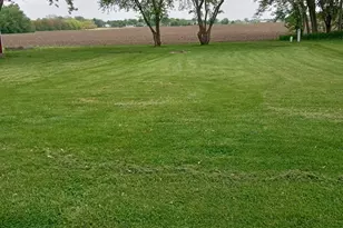 683 Lasalle Dr, Somonauk, IL 60552 - Photo 3