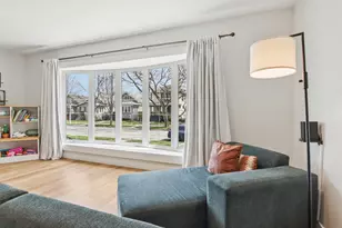 839 N Harvey Ave, Oak Park, IL 60302 - Photo 5