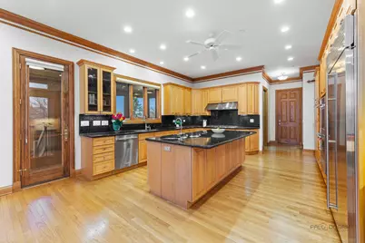 1611 Burr Oak Drive, Libertyville, IL 60048 - Photo 9