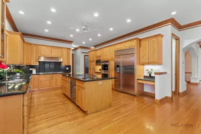 1611 Burr Oak Drive, Libertyville, IL 60048 - Photo 11