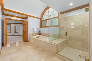 1611 Burr Oak Dr, Libertyville, IL 60048 - Photo 67