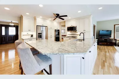 7717 Rohrer Drive, Downers Grove, IL 60516 - Photo 7