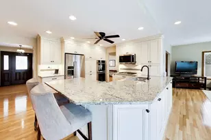 7717 Rohrer Dr, Downers Grove, IL 60516 - Photo 7