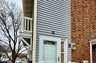 330 Hampton Ct, Bloomingdale, IL 60108 - Photo 1