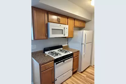 330 Hampton Court #D, Bloomingdale, IL 60108 - Photo 5