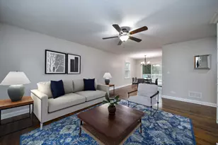 26W237 Parkway Dr, Winfield, IL 60190 - Photo 5