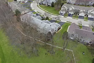 1821 Pebble Beach Cir, Elk Grove Village, IL 60007 - Photo 17