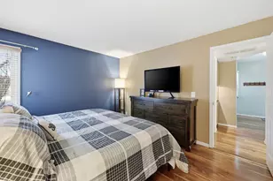 1821 Pebble Beach Cir, Elk Grove Village, IL 60007 - Photo 11