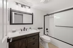 1821 Pebble Beach Cir, Elk Grove Village, IL 60007 - Photo 13