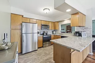 1821 Pebble Beach Cir, Elk Grove Village, IL 60007 - Photo 3