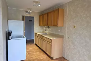 5525 E Lake Dr, Lisle, IL 60532 - Photo 7