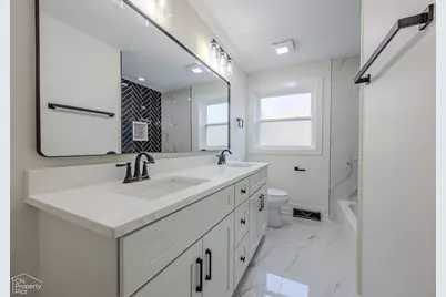 [Address not provided], Evanston, IL 60202 - Photo 17