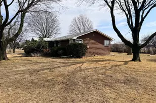 815 W Walnut St, Oglesby, IL 61348 - Photo 3