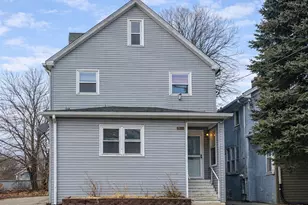 214 Franklin Ave, Waukegan, IL 60085 - Photo 1