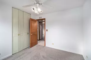 120 Ellington Dr, Schaumburg, IL 60194 - Photo 13