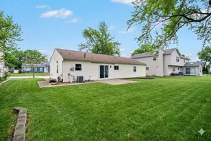 120 Ellington Dr, Schaumburg, IL 60194 - Photo 15