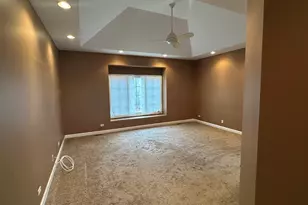 327 Royal Oak Dr, Steger, IL 60475 - Photo 19