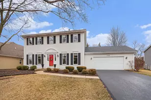 570 Violet Ln, Batavia, IL 60510 - Photo 1