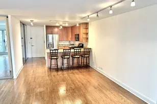 1960 N Lincoln Park West Ave, Chicago, IL 60614 - Photo 13